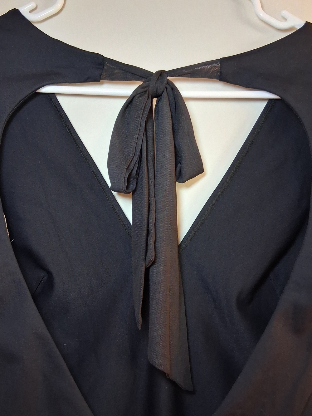 Free People Black Long Sleeve V-Neck Tie-Back Bodysuit Size Small - Picture 3 of 6